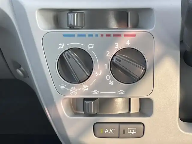 ダイハツ ミラ イース X リミテッド SAⅢ 滋賀県 2021(令3)年 0.7万km ブライトシルバーメタリック 純正メモリナビ/(BT/TV/CD/DVD)/バックカメラ/衝突軽減システム/レーンキープアシスト/パーキングアシスト/アイドリングストップ/LEDヘッドライト/オートマチックハイビーム/コーナーセンサー/ドラレコ/純正フロアマット/スペアキー
