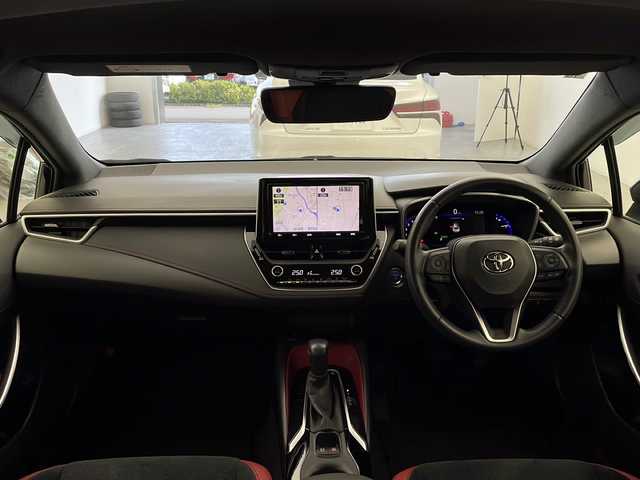 トヨタ カローラ スポーツ ハイブリッドG Z 埼玉県 2019(平31)年 5万km アティチュードブラックマイカ 純正ナビ/(AM/FM/CD/DVD/TV/SD/BT/USB/HDMI)/バックカメラ/ETC/自動防眩ミラー/ハーフレザー/シートヒーター/レーダークルーズコントロール/プッシュスタート/スマートキー/スペアキー/オートライト/LEDヘッドライト/フォグランプ/ヘッドライトレベライザー/純正フロアマット/純正18インチアルミホイール