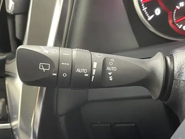 トヨタ ヴェルファイア Z Gエディション 熊本県 2018(平30)年 5.6万km ホワイトパールクリスタルシャイン モデリスタエアロフル（Ｆ・Ｓ・Ｒ）/モデリスタマフラー　/純正１０インチナビNSZN-Z66T（CD・DVD・フルセグ・BT・SD・USB）/純正１２型フリップダウンモニター　/サンルーフ　/バックカメラ/レーダークルーズコントロール/パワーバックドア　/セーフティセンス/衝突軽減ブレーキ/レーンキープアシスト/横滑り防止/前席シートヒーター/前席エアーシート/前席・2列目パワーシート　/シートメモリー/ステアリングヒーター/オットマン/両側パワースライドドア/純正フロアマット/純正１８インチAW/オートライト/オートマチックハイビーム/LEDヘッドライト/フォグランプ/スマートキー/プッシュスタート/スペアキー1本/取扱説明書