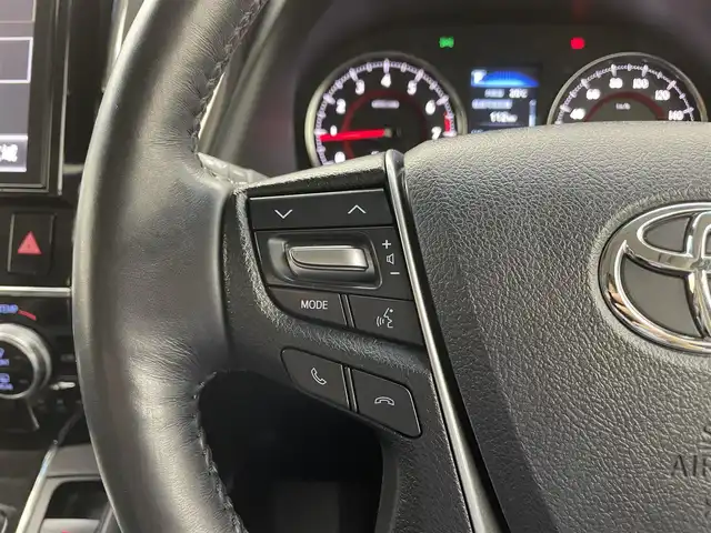 トヨタ ヴェルファイア Z Gエディション 熊本県 2018(平30)年 5.6万km ホワイトパールクリスタルシャイン モデリスタエアロフル（Ｆ・Ｓ・Ｒ）/モデリスタマフラー　/純正１０インチナビNSZN-Z66T（CD・DVD・フルセグ・BT・SD・USB）/純正１２型フリップダウンモニター　/サンルーフ　/バックカメラ/レーダークルーズコントロール/パワーバックドア　/セーフティセンス/衝突軽減ブレーキ/レーンキープアシスト/横滑り防止/前席シートヒーター/前席エアーシート/前席・2列目パワーシート　/シートメモリー/ステアリングヒーター/オットマン/両側パワースライドドア/純正フロアマット/純正１８インチAW/オートライト/オートマチックハイビーム/LEDヘッドライト/フォグランプ/スマートキー/プッシュスタート/スペアキー1本/取扱説明書