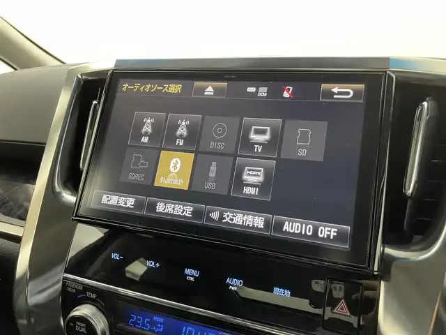 トヨタ ヴェルファイア Z Gエディション 熊本県 2018(平30)年 5.6万km ホワイトパールクリスタルシャイン モデリスタエアロフル（Ｆ・Ｓ・Ｒ）/モデリスタマフラー　/純正１０インチナビNSZN-Z66T（CD・DVD・フルセグ・BT・SD・USB）/純正１２型フリップダウンモニター　/サンルーフ　/バックカメラ/レーダークルーズコントロール/パワーバックドア　/セーフティセンス/衝突軽減ブレーキ/レーンキープアシスト/横滑り防止/前席シートヒーター/前席エアーシート/前席・2列目パワーシート　/シートメモリー/ステアリングヒーター/オットマン/両側パワースライドドア/純正フロアマット/純正１８インチAW/オートライト/オートマチックハイビーム/LEDヘッドライト/フォグランプ/スマートキー/プッシュスタート/スペアキー1本/取扱説明書