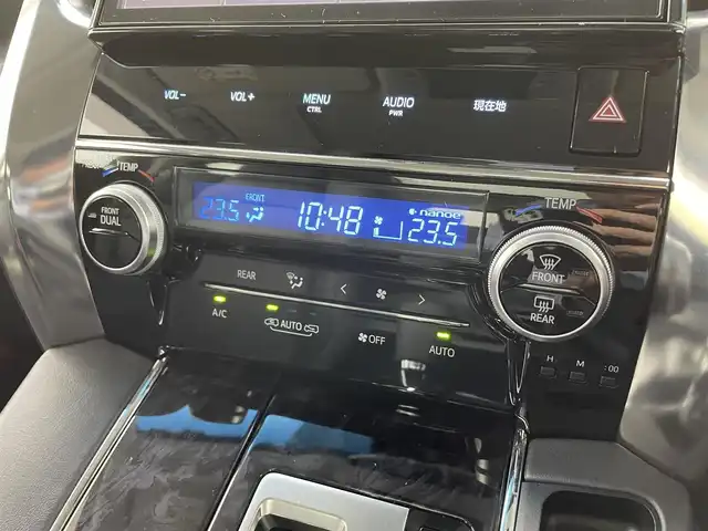 トヨタ ヴェルファイア Z Gエディション 熊本県 2018(平30)年 5.6万km ホワイトパールクリスタルシャイン モデリスタエアロフル（Ｆ・Ｓ・Ｒ）/モデリスタマフラー　/純正１０インチナビNSZN-Z66T（CD・DVD・フルセグ・BT・SD・USB）/純正１２型フリップダウンモニター　/サンルーフ　/バックカメラ/レーダークルーズコントロール/パワーバックドア　/セーフティセンス/衝突軽減ブレーキ/レーンキープアシスト/横滑り防止/前席シートヒーター/前席エアーシート/前席・2列目パワーシート　/シートメモリー/ステアリングヒーター/オットマン/両側パワースライドドア/純正フロアマット/純正１８インチAW/オートライト/オートマチックハイビーム/LEDヘッドライト/フォグランプ/スマートキー/プッシュスタート/スペアキー1本/取扱説明書