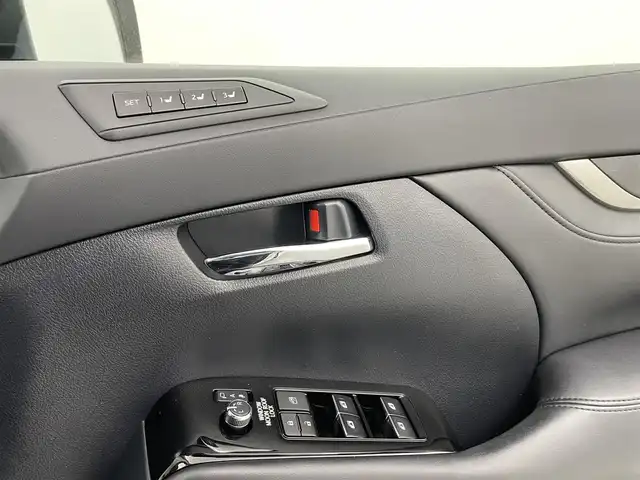 トヨタ ヴェルファイア Z Gエディション 熊本県 2018(平30)年 5.6万km ホワイトパールクリスタルシャイン モデリスタエアロフル（Ｆ・Ｓ・Ｒ）/モデリスタマフラー　/純正１０インチナビNSZN-Z66T（CD・DVD・フルセグ・BT・SD・USB）/純正１２型フリップダウンモニター　/サンルーフ　/バックカメラ/レーダークルーズコントロール/パワーバックドア　/セーフティセンス/衝突軽減ブレーキ/レーンキープアシスト/横滑り防止/前席シートヒーター/前席エアーシート/前席・2列目パワーシート　/シートメモリー/ステアリングヒーター/オットマン/両側パワースライドドア/純正フロアマット/純正１８インチAW/オートライト/オートマチックハイビーム/LEDヘッドライト/フォグランプ/スマートキー/プッシュスタート/スペアキー1本/取扱説明書