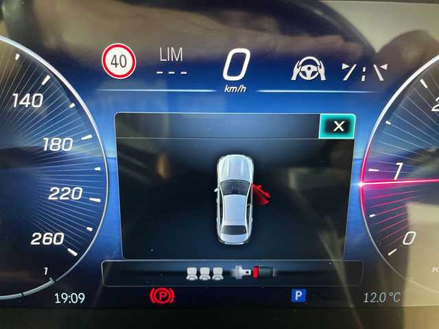 メルセデス・ベンツ Ｍ・ベンツ Ｃ２２０ｄ アバンギャルド　AMGライン 福岡県 2023(令5)年 7万km 黒 純正ナビゲーション/BT DVD CD/フルセグテレビ/全方位カメラ/ブラインドスポットモニター/ヘッドアップディスプレイ/コーナーセンサー/レーダークルーズコントロール/パトルシフト/プッシュスタートエンジン/スマートキー/ドライブレコーダー前後/ETC/オートライト/LEDヘッドライト/純正18インチアルミホイール