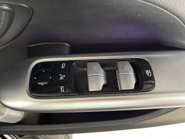 メルセデス・ベンツ Ｍ・ベンツ Ｃ２２０ｄ アバンギャルド　AMGライン 福岡県 2023(令5)年 7万km 黒 純正ナビゲーション/BT DVD CD/フルセグテレビ/全方位カメラ/ブラインドスポットモニター/ヘッドアップディスプレイ/コーナーセンサー/レーダークルーズコントロール/パトルシフト/プッシュスタートエンジン/スマートキー/ドライブレコーダー前後/ETC/オートライト/LEDヘッドライト/純正18インチアルミホイール