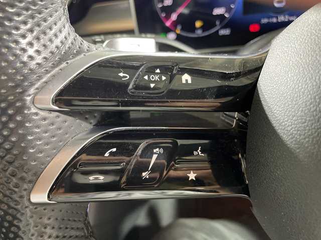 メルセデス・ベンツ Ｍ・ベンツ Ｃ２２０ｄ アバンギャルド　AMGライン 福岡県 2023(令5)年 7万km 黒 純正ナビゲーション/BT DVD CD/フルセグテレビ/全方位カメラ/ブラインドスポットモニター/ヘッドアップディスプレイ/コーナーセンサー/レーダークルーズコントロール/パトルシフト/プッシュスタートエンジン/スマートキー/ドライブレコーダー前後/ETC/オートライト/LEDヘッドライト/純正18インチアルミホイール