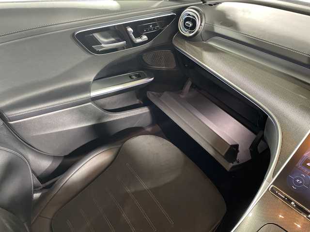 メルセデス・ベンツ Ｍ・ベンツ Ｃ２２０ｄ アバンギャルド　AMGライン 福岡県 2023(令5)年 7万km 黒 純正ナビゲーション/BT DVD CD/フルセグテレビ/全方位カメラ/ブラインドスポットモニター/ヘッドアップディスプレイ/コーナーセンサー/レーダークルーズコントロール/パトルシフト/プッシュスタートエンジン/スマートキー/ドライブレコーダー前後/ETC/オートライト/LEDヘッドライト/純正18インチアルミホイール