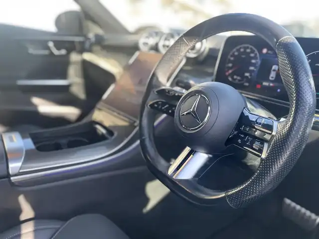 メルセデス・ベンツ Ｍ・ベンツ Ｃ２２０ｄ アバンギャルド　AMGライン 栃木県 2023(令5)年 7万km 黒 純正ナビゲーション/（BT DVD CD　フルセグテレビ）/全方位カメラ/ブラインドスポットモニター/ヘッドアップディスプレイ/コーナーセンサー/レーダークルーズコントロール/オートマチックハイビーム/アンビエントライト/ドライブレコーダー前後/パトルシフト/純正18インチアルミホイール/ETC2.0/プッシュスタート