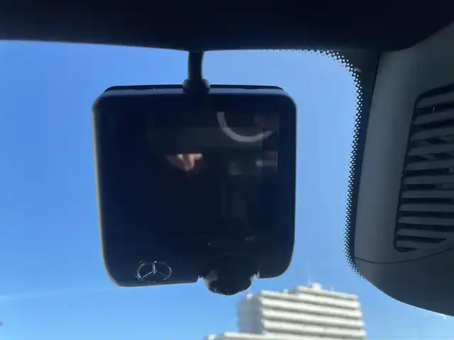 メルセデス・ベンツ Ｍ・ベンツ Ｃ２２０ｄ アバンギャルド　AMGライン 栃木県 2023(令5)年 7万km 黒 純正ナビゲーション/（BT DVD CD　フルセグテレビ）/全方位カメラ/ブラインドスポットモニター/ヘッドアップディスプレイ/コーナーセンサー/レーダークルーズコントロール/オートマチックハイビーム/アンビエントライト/ドライブレコーダー前後/パトルシフト/純正18インチアルミホイール/ETC2.0/プッシュスタート