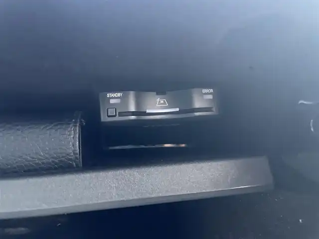 メルセデス・ベンツ Ｍ・ベンツ Ｃ２２０ｄ アバンギャルド　AMGライン 栃木県 2023(令5)年 7万km 黒 純正ナビゲーション/（BT DVD CD　フルセグテレビ）/全方位カメラ/ブラインドスポットモニター/ヘッドアップディスプレイ/コーナーセンサー/レーダークルーズコントロール/オートマチックハイビーム/アンビエントライト/ドライブレコーダー前後/パトルシフト/純正18インチアルミホイール/ETC2.0/プッシュスタート