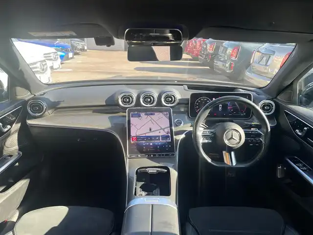 メルセデス・ベンツ Ｍ・ベンツ Ｃ２２０ｄ アバンギャルド　AMGライン 栃木県 2023(令5)年 7万km 黒 純正ナビゲーション/（BT DVD CD　フルセグテレビ）/全方位カメラ/ブラインドスポットモニター/ヘッドアップディスプレイ/コーナーセンサー/レーダークルーズコントロール/オートマチックハイビーム/アンビエントライト/ドライブレコーダー前後/パトルシフト/純正18インチアルミホイール/ETC2.0/プッシュスタート