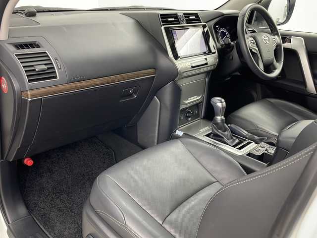 トヨタ ランドクルーザー プラド TX Lパッケージ 道央・札幌 2018(平30)年 1.9万km ホワイトパールクリスタルシャイン ・4WD/・ワンオーナー/・純正ナビ&CD&DVD&BT&TV/・バックカメラ/・レーダークルーズコントロール/・衝突被害軽減ブレーキ/・レーンキープアシスト/・コーナーセンサー/・前席シートヒーター/・前席ベンチレーションシート/・レザーシート/・ETC/・ドライブレコーダー/・モデリスタエアロ/・LEDヘッドライト/・オートライト/・オートマチックハイビーム/・スマートキー