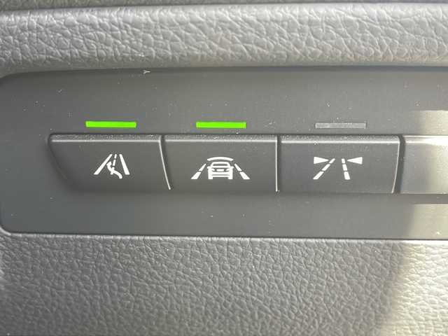 ＢＭＷ ３２０ｄ Mスポーツ 長野県 2017(平29)年 9.6万km 白 純正メーカーナビ/バックカメラ/純正18インチアルミ/コーナーセンサー/保証書・取説/スペアキー