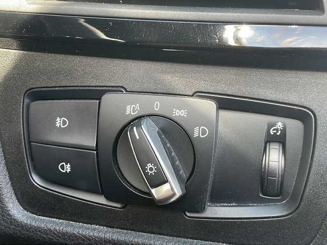 ＢＭＷ ３２０ｄ Mスポーツ 長野県 2017(平29)年 9.6万km 白 純正メーカーナビ/バックカメラ/純正18インチアルミ/コーナーセンサー/保証書・取説/スペアキー