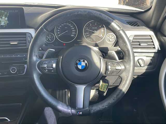 ＢＭＷ ３２０ｄ Mスポーツ 長野県 2017(平29)年 9.6万km 白 純正メーカーナビ/バックカメラ/純正18インチアルミ/コーナーセンサー/保証書・取説/スペアキー