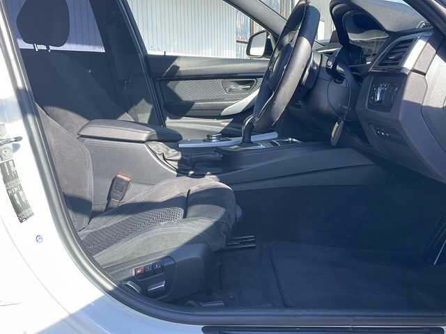 ＢＭＷ ３２０ｄ Mスポーツ 長野県 2017(平29)年 9.6万km 白 純正メーカーナビ/バックカメラ/純正18インチアルミ/コーナーセンサー/保証書・取説/スペアキー