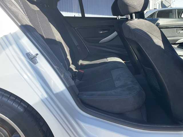 ＢＭＷ ３２０ｄ Mスポーツ 長野県 2017(平29)年 9.6万km 白 純正メーカーナビ/バックカメラ/純正18インチアルミ/コーナーセンサー/保証書・取説/スペアキー