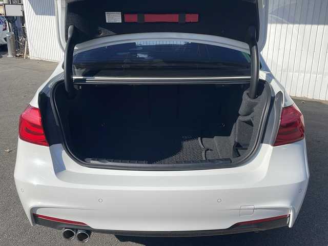 ＢＭＷ ３２０ｄ Mスポーツ 長野県 2017(平29)年 9.6万km 白 純正メーカーナビ/バックカメラ/純正18インチアルミ/コーナーセンサー/保証書・取説/スペアキー