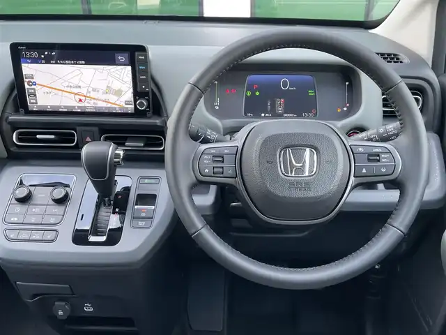 ホンダ フリード ハイブリット e:HEV クロスター 香川県 2025(令7)年 0.1千km クリスタルブラックパール 純正9インチナビ(LXM-242ZFNi)/→AM.FM/フルセグTV/Bluetooth/ホンダセンシング/・アダプティブクルーズコントロール/・衝突軽減ブレーキ/・歩行者事故低減ステアリング/・車線維持支援システム/・路外逸脱抑制機能/・先行車発進お知らせ機能/バックカメラ/両側パワースライドドア/前席シートヒーター/LEDヘッドライト/ブラインドスポットモニター/革巻きステアリング/ステアリングリモコン/オートブレーキホールド/USB/ウィンカーミラー/オートエアコン/パワーウィンドウ/スマートキー/プッシュスタート