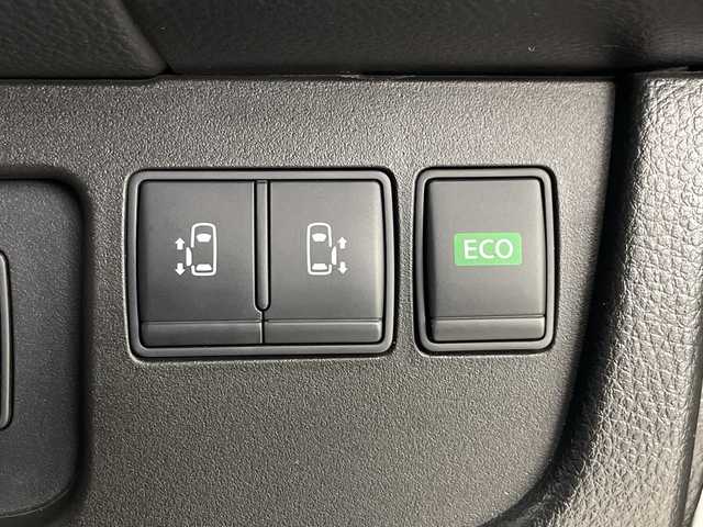 日産 セレナ HWS S HV Vセレ +Sefty 埼玉県 2015(平27)年 6.6万km ブリリアントホワイトパール フリップダウンモニター/純正SDナビ/（BT/CD/DVD/フルTV/AM/FM）/アラウンドビューモニター/両側パワースライドドア/前方ドラレコ/ビルトインETC/ロールサンシェード/衝突軽減ブレーキ/レーンキープアシスト/コーナーセンサー/純正フロアマット/純正アルミホイール/キセノンライト/フロントフォグランプ/スペア1本