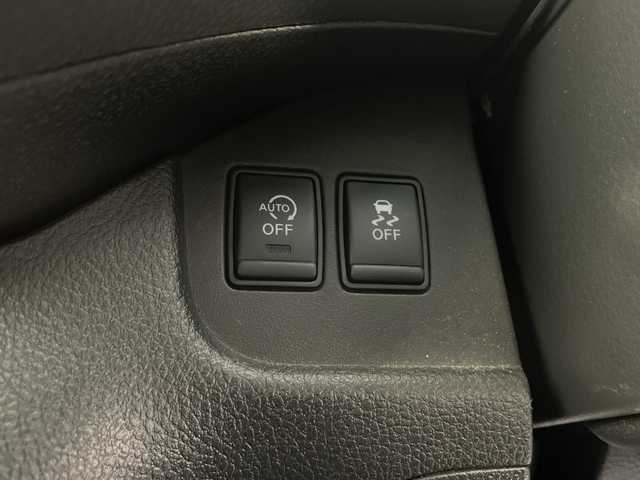 日産 セレナ HWS S HV Vセレ +Sefty 埼玉県 2015(平27)年 6.6万km ブリリアントホワイトパール フリップダウンモニター/純正SDナビ/（BT/CD/DVD/フルTV/AM/FM）/アラウンドビューモニター/両側パワースライドドア/前方ドラレコ/ビルトインETC/ロールサンシェード/衝突軽減ブレーキ/レーンキープアシスト/コーナーセンサー/純正フロアマット/純正アルミホイール/キセノンライト/フロントフォグランプ/スペア1本