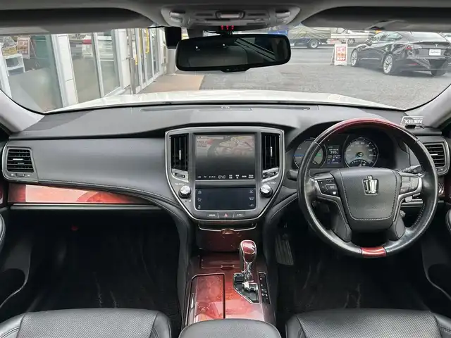 トヨタ クラウン マジェスタ Fバージョン 東京都 2013(平25)年 13.3万km ホワイトパールクリスタルシャイン ムーンルーフ/スーパーライブサウンドシステム/純正HDDナビ/　フルセグTV/DVD/CD/Bluetooth/バックカメラ/純正18インチアルミホイール/レーダークルーズコントロール/プリクラッシュセーフティ/インテリジェントクリアランスソナー/バックソナー/ブラインドスポットモニター/レザーシート/シートヒーター/シートベンチレーション/パワーシート/シートメモリー/ビルトインETC/純正ドライブレコーダー/LEDヘッドライト/LEDフォグランプ/革巻きステアリングホイール/ステアリングヒーター/ステアリングスイッチ/モデリスタLEDルームランプ/ナノイー付左右後席独立温度調整オートエアコン/スイッチ付木目調加飾アームレスト/純正センターコンソールイルミネーション/リア電動サンシェード/電動オート格納ミラー/ウインカーミラー/ミラーヒーター/プッシュスタート/スマートキー×2/純正フロアマット/純正ドアバイザー/保証書/取扱説明書