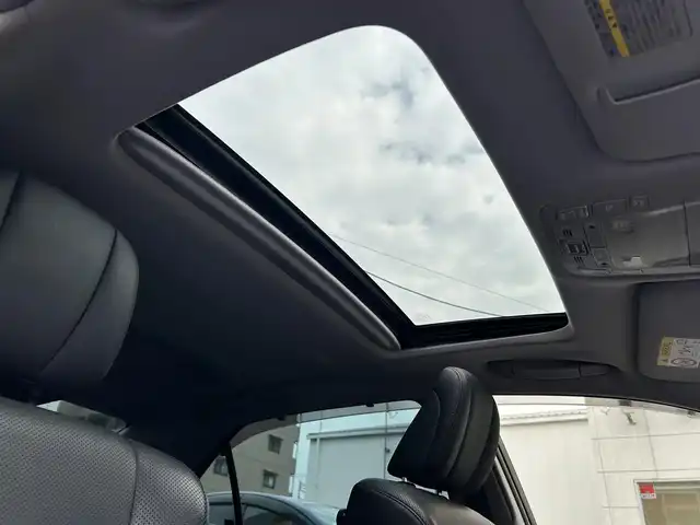 トヨタ クラウン マジェスタ Fバージョン 東京都 2013(平25)年 13.3万km ホワイトパールクリスタルシャイン ムーンルーフ/スーパーライブサウンドシステム/純正HDDナビ/　フルセグTV/DVD/CD/Bluetooth/バックカメラ/純正18インチアルミホイール/レーダークルーズコントロール/プリクラッシュセーフティ/インテリジェントクリアランスソナー/バックソナー/ブラインドスポットモニター/レザーシート/シートヒーター/シートベンチレーション/パワーシート/シートメモリー/ビルトインETC/純正ドライブレコーダー/LEDヘッドライト/LEDフォグランプ/革巻きステアリングホイール/ステアリングヒーター/ステアリングスイッチ/モデリスタLEDルームランプ/ナノイー付左右後席独立温度調整オートエアコン/スイッチ付木目調加飾アームレスト/純正センターコンソールイルミネーション/リア電動サンシェード/電動オート格納ミラー/ウインカーミラー/ミラーヒーター/プッシュスタート/スマートキー×2/純正フロアマット/純正ドアバイザー/保証書/取扱説明書