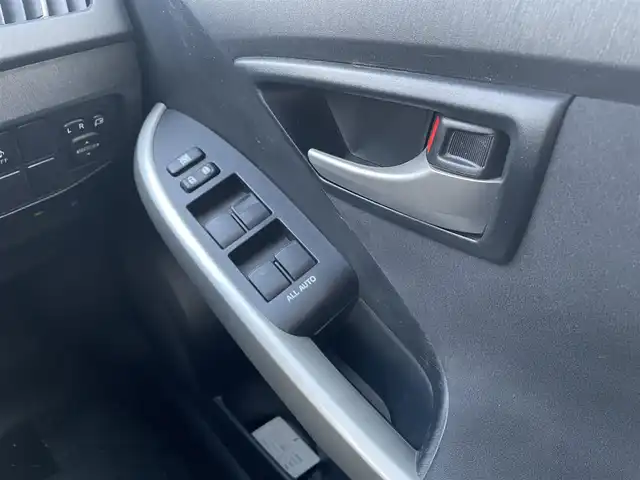 トヨタ プリウス S 岩手県 2013(平25)年 4.5万km ホワイトパールクリスタルシャイン 【(株)IDOMが運営する【じしゃロン盛岡店】の自社ローン対象車両になります。こちらは現金ご利用時の価格です。自社ローンご希望の方は別途その旨お申付け下さい。】/純正ナビ/CD/DVD/フルセグ/Bluetooth/SD/プッシュスタート/スマートキー/スペアキー/HIDヘッドライト/オートライト/フォグライト/ステアリングスイッチ/バックカメラ/フロントカメラ/ETC