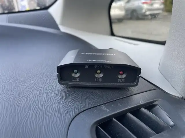 トヨタ プリウス S 岩手県 2013(平25)年 4.5万km ホワイトパールクリスタルシャイン 【(株)IDOMが運営する【じしゃロン盛岡店】の自社ローン対象車両になります。こちらは現金ご利用時の価格です。自社ローンご希望の方は別途その旨お申付け下さい。】/純正ナビ/CD/DVD/フルセグ/Bluetooth/SD/プッシュスタート/スマートキー/スペアキー/HIDヘッドライト/オートライト/フォグライト/ステアリングスイッチ/バックカメラ/フロントカメラ/ETC