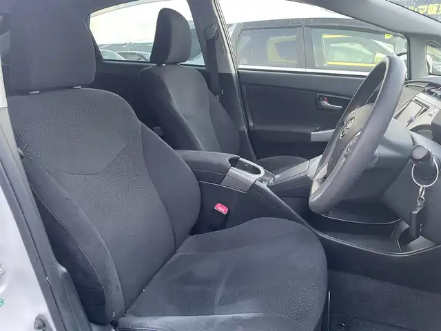 トヨタ プリウス S 岩手県 2013(平25)年 4.5万km ホワイトパールクリスタルシャイン 【(株)IDOMが運営する【じしゃロン盛岡店】の自社ローン対象車両になります。こちらは現金ご利用時の価格です。自社ローンご希望の方は別途その旨お申付け下さい。】/純正ナビ/CD/DVD/フルセグ/Bluetooth/SD/プッシュスタート/スマートキー/スペアキー/HIDヘッドライト/オートライト/フォグライト/ステアリングスイッチ/バックカメラ/フロントカメラ/ETC