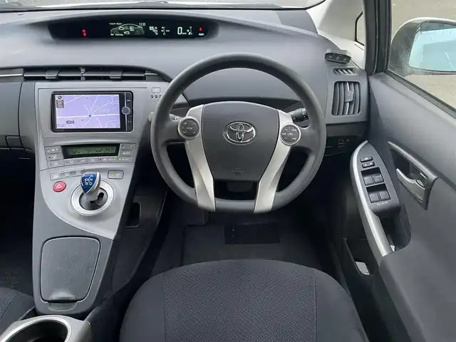 トヨタ プリウス S 岩手県 2013(平25)年 4.5万km ホワイトパールクリスタルシャイン 【(株)IDOMが運営する【じしゃロン盛岡店】の自社ローン対象車両になります。こちらは現金ご利用時の価格です。自社ローンご希望の方は別途その旨お申付け下さい。】/純正ナビ/CD/DVD/フルセグ/Bluetooth/SD/プッシュスタート/スマートキー/スペアキー/HIDヘッドライト/オートライト/フォグライト/ステアリングスイッチ/バックカメラ/フロントカメラ/ETC