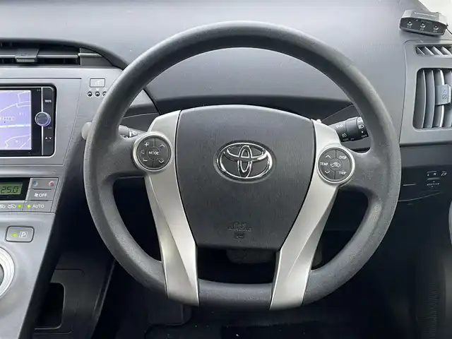 トヨタ プリウス S 岩手県 2013(平25)年 4.5万km ホワイトパールクリスタルシャイン 【(株)IDOMが運営する【じしゃロン盛岡店】の自社ローン対象車両になります。こちらは現金ご利用時の価格です。自社ローンご希望の方は別途その旨お申付け下さい。】/純正ナビ/CD/DVD/フルセグ/Bluetooth/SD/プッシュスタート/スマートキー/スペアキー/HIDヘッドライト/オートライト/フォグライト/ステアリングスイッチ/バックカメラ/フロントカメラ/ETC