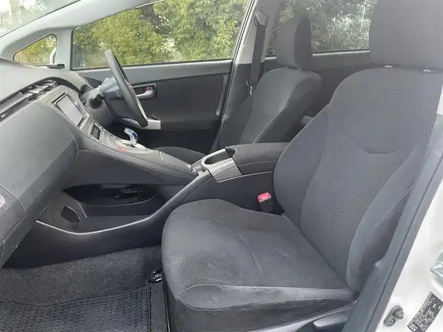 トヨタ プリウス S 岩手県 2013(平25)年 4.5万km ホワイトパールクリスタルシャイン 【(株)IDOMが運営する【じしゃロン盛岡店】の自社ローン対象車両になります。こちらは現金ご利用時の価格です。自社ローンご希望の方は別途その旨お申付け下さい。】/純正ナビ/CD/DVD/フルセグ/Bluetooth/SD/プッシュスタート/スマートキー/スペアキー/HIDヘッドライト/オートライト/フォグライト/ステアリングスイッチ/バックカメラ/フロントカメラ/ETC