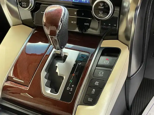 トヨタ ヴェルファイア ハイブリット X 岩手県 2017(平29)年 3.6万km ホワイトパールクリスタルシャイン ワンオーナー/４WD/両側パワースライドドア/プリクラッシュセーフティ/レーダークルーズコントロール/クリアランスソナー/パーキングサポートブレーキ/MTモード付AT/横滑り防止装置/オートブレーキホールド/リヤオートエアコン/純正１０．５インチナビ/フルセグTV/TVキャンセラー/ステアリングスイッチ/バックカメラ/ETC2.0/ドライブレコーダー/オートライト/LEDヘッドランプ/純正16インチアルミホイール