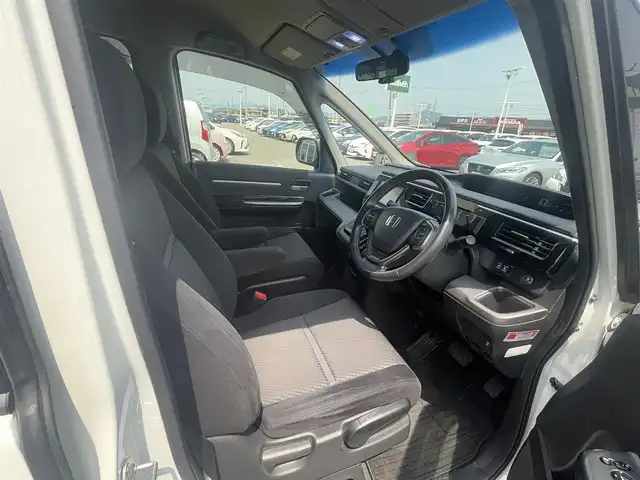 ホンダ ステップワゴン スパーダ 徳島県 2015(平27)年 9.1万km ホワイトオーキッドパール ナビ【AVN-SZ04i】/純正16インチアルミホイール/純正フロアマット/両側パワースライドドア/横滑り防止装置/バックカメラ/オートマチックハイビーム/カーテンエアバッグ/ドライブレコーダー/フォグランプ/プッシュスタート/スマートキー