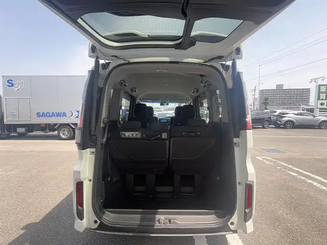 ホンダ ステップワゴン スパーダ 徳島県 2015(平27)年 9.1万km ホワイトオーキッドパール ナビ【AVN-SZ04i】/純正16インチアルミホイール/純正フロアマット/両側パワースライドドア/横滑り防止装置/バックカメラ/オートマチックハイビーム/カーテンエアバッグ/ドライブレコーダー/フォグランプ/プッシュスタート/スマートキー