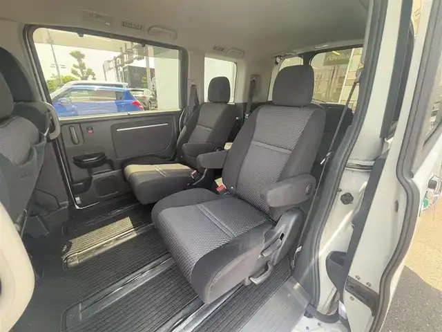 ホンダ ステップワゴン スパーダ 徳島県 2015(平27)年 9.1万km ホワイトオーキッドパール ナビ【AVN-SZ04i】/純正16インチアルミホイール/純正フロアマット/両側パワースライドドア/横滑り防止装置/バックカメラ/オートマチックハイビーム/カーテンエアバッグ/ドライブレコーダー/フォグランプ/プッシュスタート/スマートキー