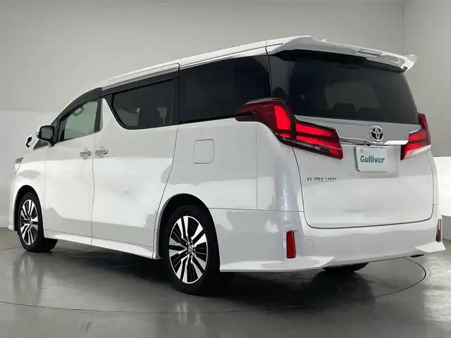 トヨタ アルファード S Cパッケージ 愛知県 2020(令2)年 5.6万km ホワイトパールクリスタルシャイン 純正ディスプレイ　フルセグＴＶ　ＤＶＤデッキ　ツインムーンルーフ　純正１２．１型後席モニター　デジタルインナーミラー　黒革　シートヒーター　シートベンチレーション　ハンドルヒーター　電動リアゲート　両側パワースライドドア　衝突軽減　追従クルコン　ＬＥＤオートライト　フォグランプ　オットマン　キャンセラー　スペアタイヤ　禁煙車