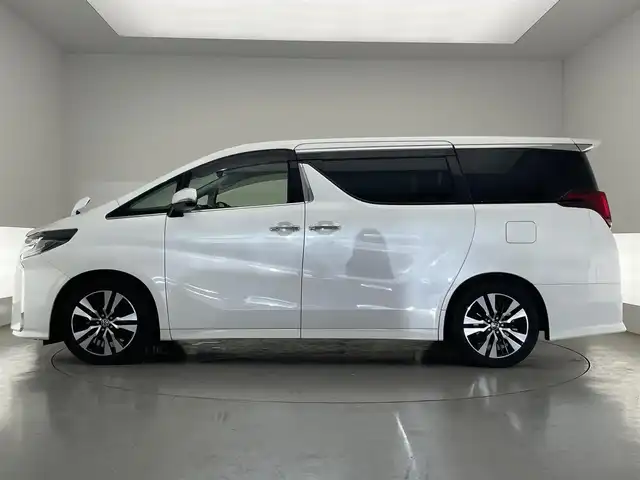 トヨタ アルファード S Cパッケージ 愛知県 2020(令2)年 5.6万km ホワイトパールクリスタルシャイン 純正ディスプレイ　フルセグＴＶ　ＤＶＤデッキ　ツインムーンルーフ　純正１２．１型後席モニター　デジタルインナーミラー　黒革　シートヒーター　シートベンチレーション　ハンドルヒーター　電動リアゲート　両側パワースライドドア　衝突軽減　追従クルコン　ＬＥＤオートライト　フォグランプ　オットマン　キャンセラー　スペアタイヤ　禁煙車
