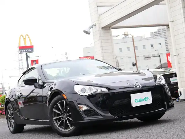 トヨタ ８６ G 神奈川県 2014(平26)年 8万km クリスタルブラックシリカ グレード：G/純正16インチアルミホイール/純正フロアマット/純正6速マニュアル/社外ステアリング