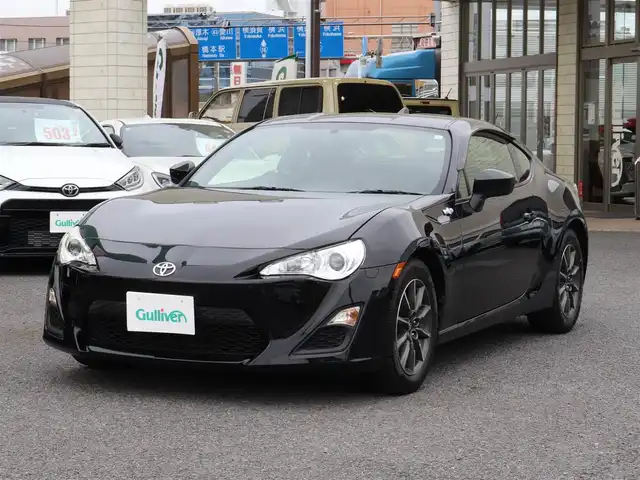 トヨタ ８６ G 神奈川県 2014(平26)年 8万km クリスタルブラックシリカ グレード：G/純正16インチアルミホイール/純正フロアマット/純正6速マニュアル/社外ステアリング