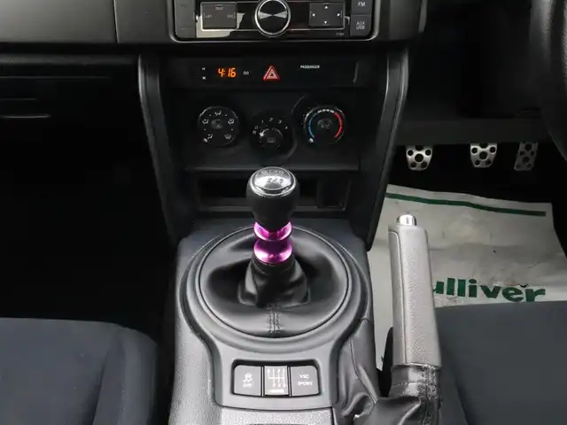トヨタ ８６ G 神奈川県 2014(平26)年 8万km クリスタルブラックシリカ グレード：G/純正16インチアルミホイール/純正フロアマット/純正6速マニュアル/社外ステアリング