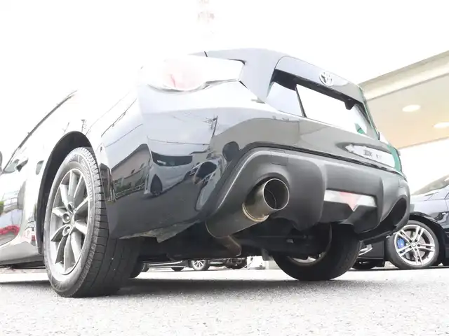 トヨタ ８６ G 神奈川県 2014(平26)年 8万km クリスタルブラックシリカ グレード：G/純正16インチアルミホイール/純正フロアマット/純正6速マニュアル/社外ステアリング