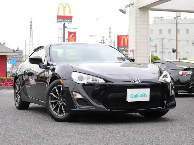 トヨタ ８６ G 神奈川県 2014(平26)年 8万km クリスタルブラックシリカ グレード：G/純正16インチアルミホイール/純正フロアマット/純正6速マニュアル/社外ステアリング
