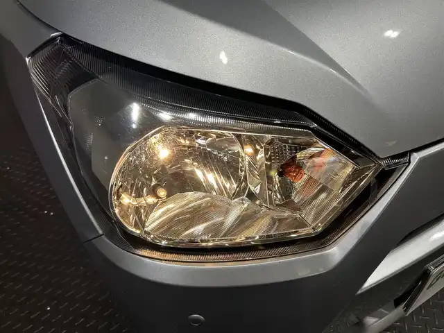 ダイハツ ミラ イース L SAⅢ 愛媛県 2021(令3)年 0.5万km ブライトシルバーメタリック 純正オーディオ/レーンキープアシスト/コーナーセンサー/衝突被害軽減ブレーキ/純正フロアマット/オートマチックハイビーム/オートライト/ヘッドライトレベライザー/ドアバイザー/スペアキー/保証書