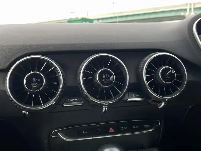 アウディ ＴＴクーペ 2．0 TFSI 福岡県 2015(平27)年 14.3万km ミトスブラックメタリック Audi　MMIナビ/（フルセグTV/BT/CD/DVD）/バーチャルコックピット/バックモニター/コーナーセンサー/クルコン/ETC2.0/マトリクスLEDヘッドライト/パドルシフト/ドラレコ/可変リアスポイラー/可変バルブ/Sトロニック（6速）/純正17inchAW/コンフォートアクセス/パドルシフト不調
