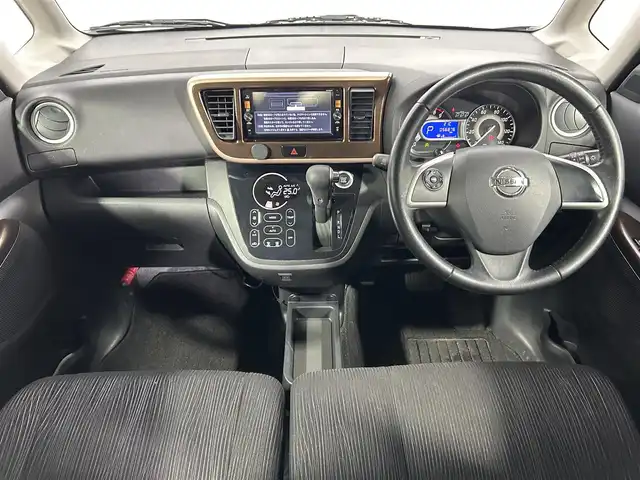 日産 デイズ ルークス ハイウェイスターX Gパッケージ 大阪府 2015(平27)年 5.7万km ブラック 純正ナビ（フルセグ／ＤＶＤ再生／Ｂｌｕｅｔｏｏｔｈ）　３６０カメラ　両側パワースライドドア　衝突軽減　アイドリングストップ　オートライト　スマートキー　プッシュスタート　オートエアコン