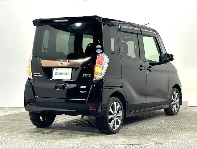 日産 デイズ ルークス ハイウェイスターX Gパッケージ 大阪府 2015(平27)年 5.7万km ブラック 純正ナビ（フルセグ／ＤＶＤ再生／Ｂｌｕｅｔｏｏｔｈ）　３６０カメラ　両側パワースライドドア　衝突軽減　アイドリングストップ　オートライト　スマートキー　プッシュスタート　オートエアコン