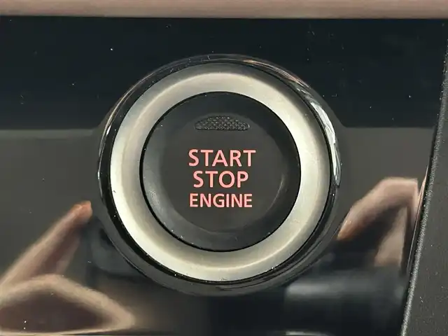 日産 デイズ ルークス ハイウェイスターX Gパッケージ 大阪府 2015(平27)年 5.7万km ブラック 純正ナビ（フルセグ／ＤＶＤ再生／Ｂｌｕｅｔｏｏｔｈ）　３６０カメラ　両側パワースライドドア　衝突軽減　アイドリングストップ　オートライト　スマートキー　プッシュスタート　オートエアコン