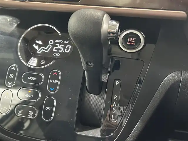 日産 デイズ ルークス ハイウェイスターX Gパッケージ 大阪府 2015(平27)年 5.7万km ブラック 純正ナビ（フルセグ／ＤＶＤ再生／Ｂｌｕｅｔｏｏｔｈ）　３６０カメラ　両側パワースライドドア　衝突軽減　アイドリングストップ　オートライト　スマートキー　プッシュスタート　オートエアコン
